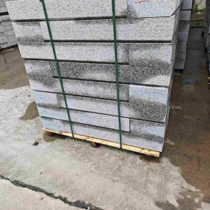 烟台芙蓉白路牙石，马路牙子