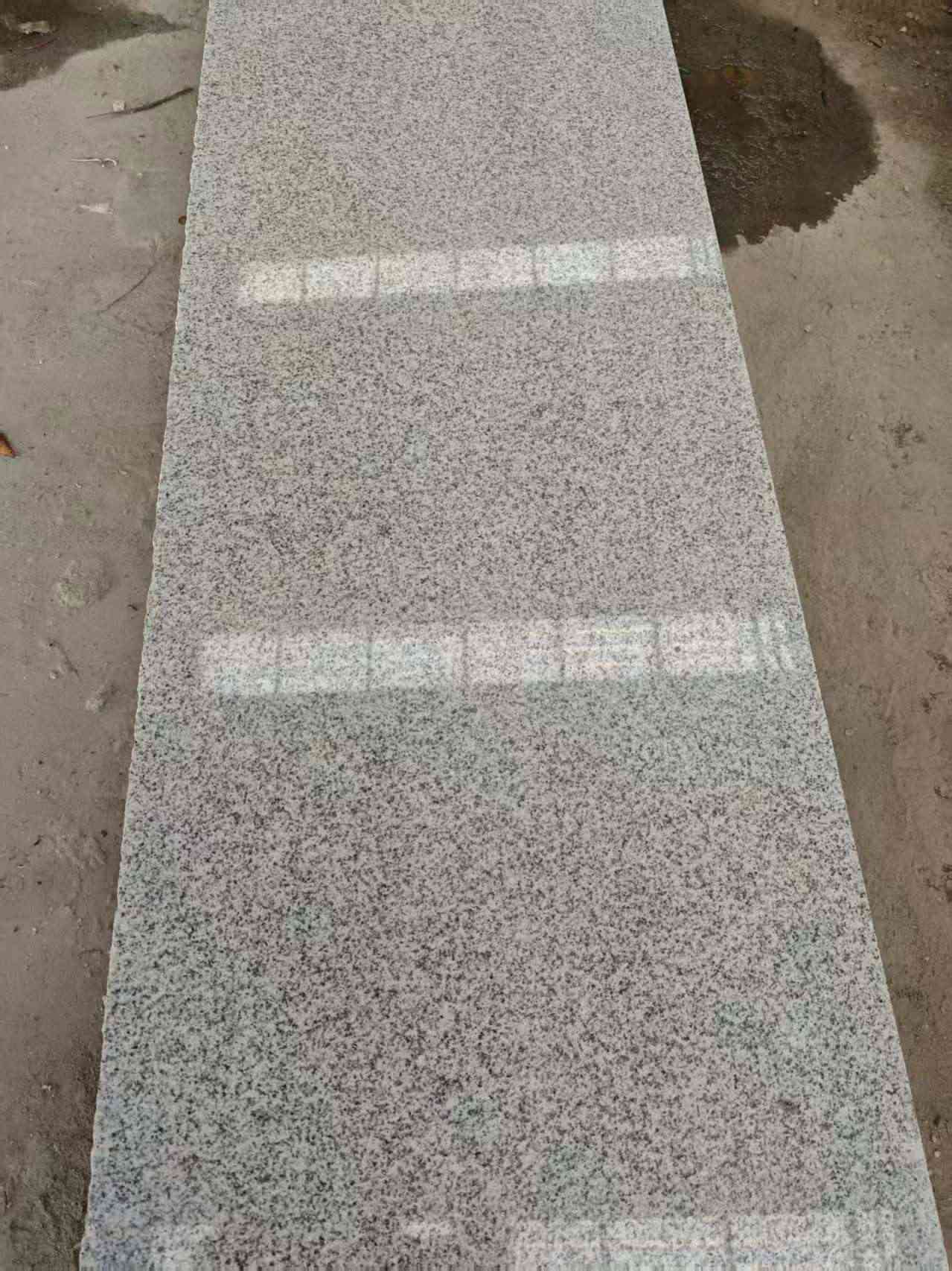 烟台芝麻白光面毛板